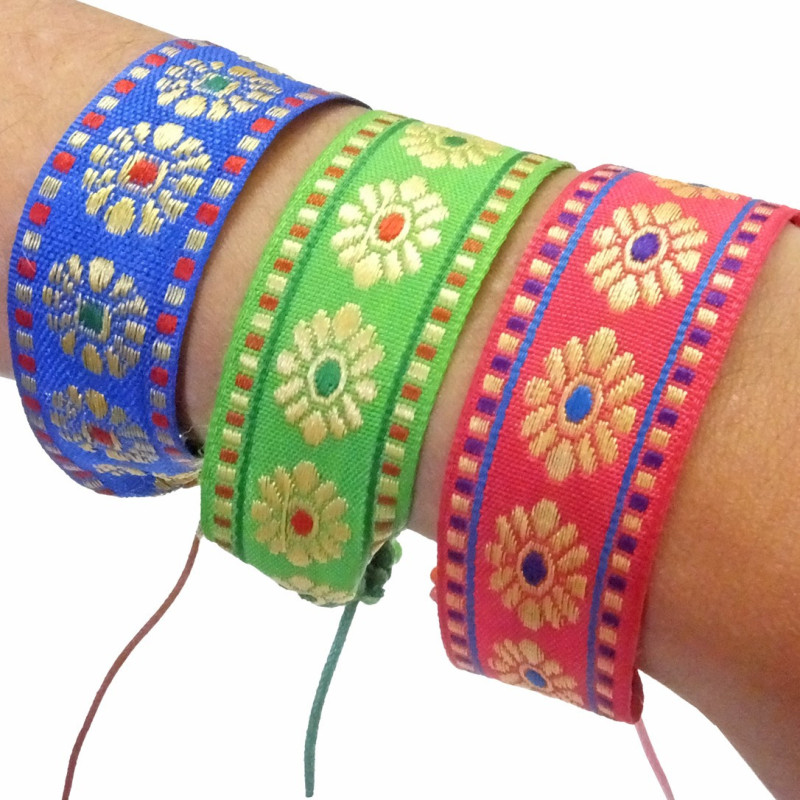 Brazalete cenefa geométrica